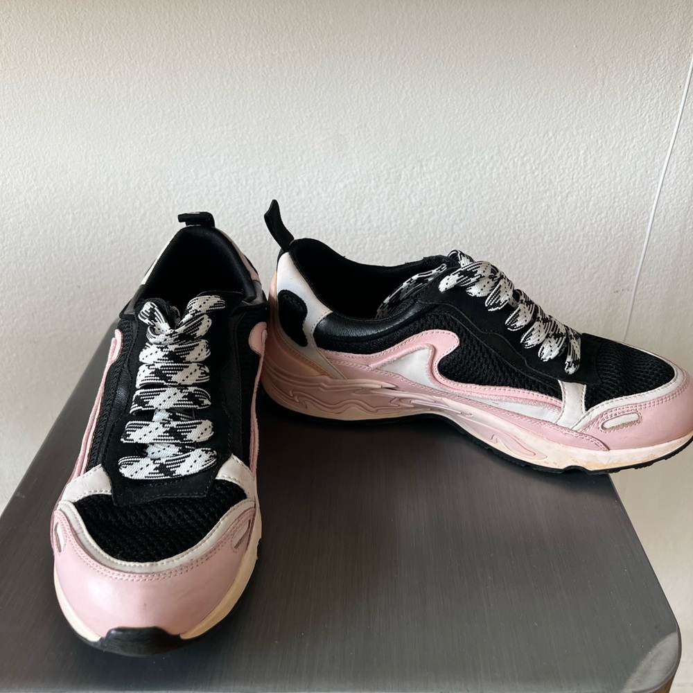 Like new Sandro Flame pink and black sneakers size 7.5